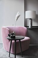 The Stratford, Autograph Collection