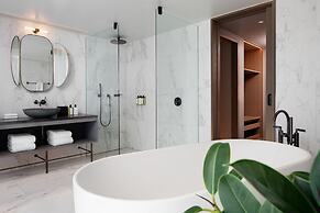 The Stratford, Autograph Collection