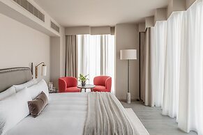 The Stratford, Autograph Collection