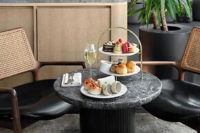 The Stratford, Autograph Collection