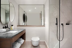 The Stratford, Autograph Collection