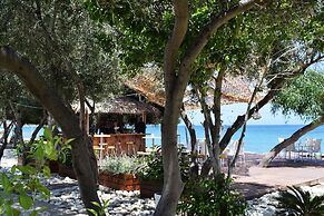 Elya Beach Luxury Suites