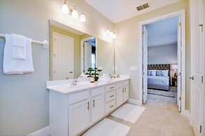 7786ll 5 Bedroom Villa by RedAwning