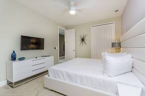 7786ll 5 Bedroom Villa by RedAwning