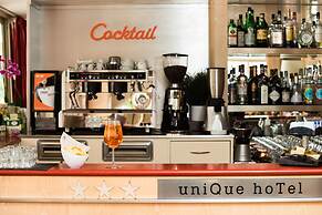 Unique Hotel