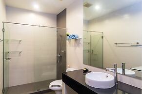 The Palm at Veloche by Lofty