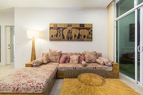 The Palm at Veloche by Lofty