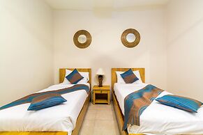 The Palm at Veloche by Lofty