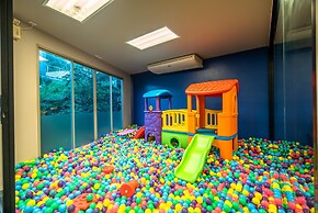 The Palm at Veloche by Lofty