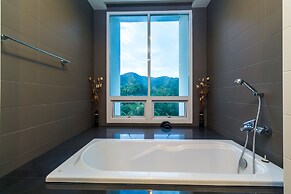 The Palm at Veloche by Lofty