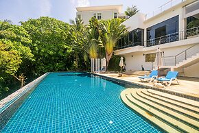 The Palm at Veloche by Lofty