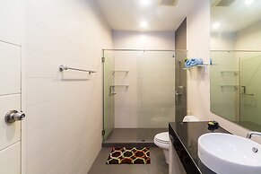 The Palm at Veloche by Lofty