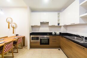 The Palm at Veloche by Lofty