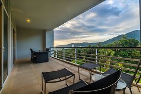 The Palm at Veloche by Lofty