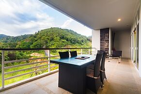 The Palm at Veloche by Lofty