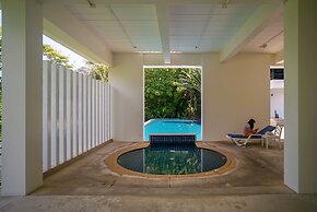 The Palm at Veloche by Lofty