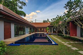 Villa Frangipani by Lofty
