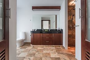 Villa Frangipani by Lofty