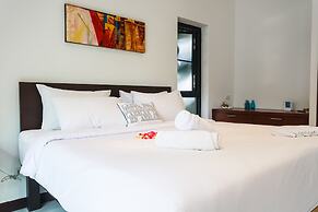 Villa Frangipani by Lofty