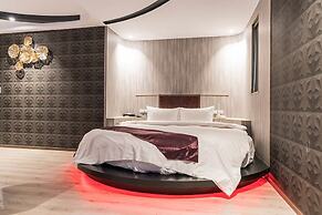 High Cloud International Business Hotel