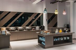 High Cloud International Business Hotel