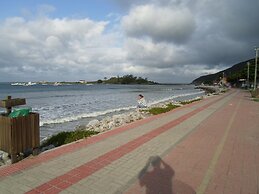 Casa a 50 metros da praia da Armação