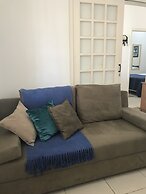 Casa a 50 metros da praia da Armação