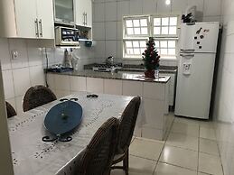 Casa a 50 metros da praia da Armação