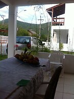 Casa a 50 metros da praia da Armação