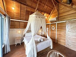 Sunset Hill Penida Resort