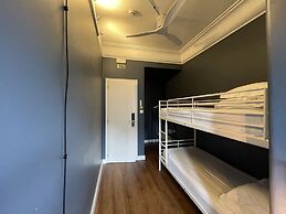 Avenue Rooms & Suites - Hostel