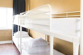Avenue Rooms & Suites - Hostel