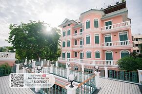 Hiranyakul House Riverside
