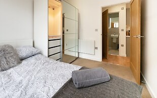 Luxury Reading Apartment