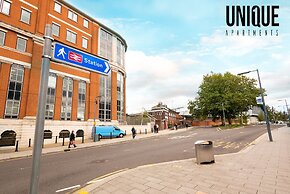 Luxury Reading Apartment