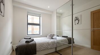 Luxury Reading Apartment