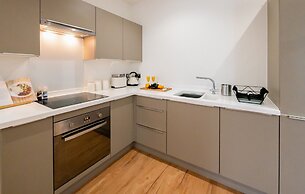 Luxury Reading Apartment