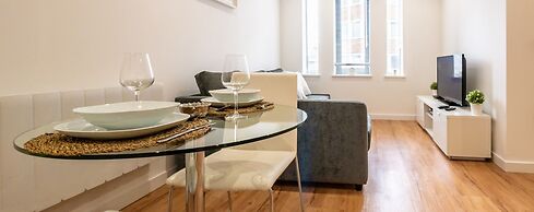 Luxury Reading Apartment