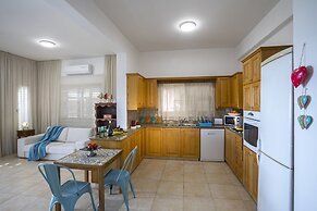 Meneou Beachfront Villa 5