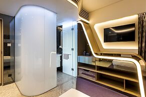 Butterfly on LKF, Central