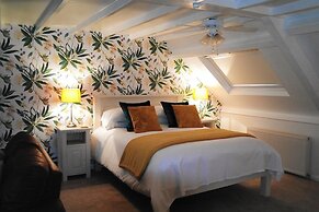 White Linen Whitby, Room Only