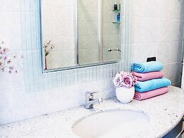 Al Lago by Design Studio