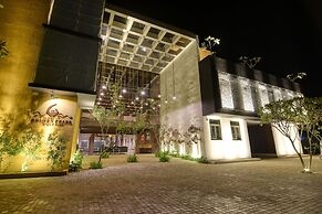 Golden Pearl Tangalle Beach