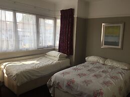 Edgware Bed and Breakfast