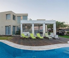 Mango Luxury Villa