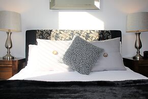 The Courtyard, Windsor, 2 Beds