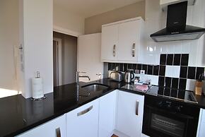 The Courtyard, Windsor, 2 Beds