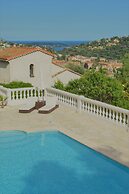 Villa La Terre Des Lauriers B&B