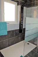 Villa La Terre Des Lauriers B&B