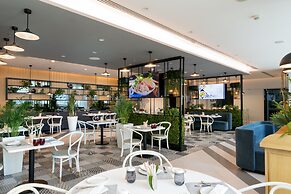 Centara West Bay Hotel & Residences Doha